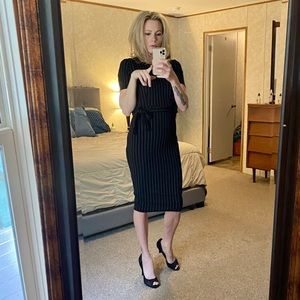 Boohoo size 4 pensile style dress knee length